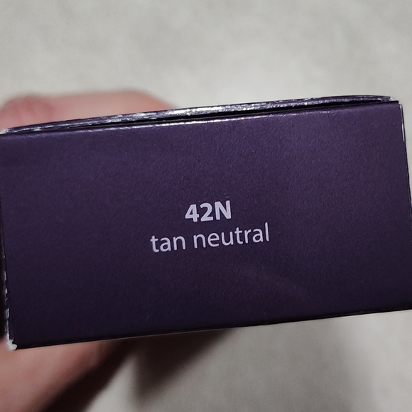 Tarte Amazonian Clay 16 HR. Coverage Foundation 42N Tan Neutral 1.7 oz. NIB - Picture 4 of 4